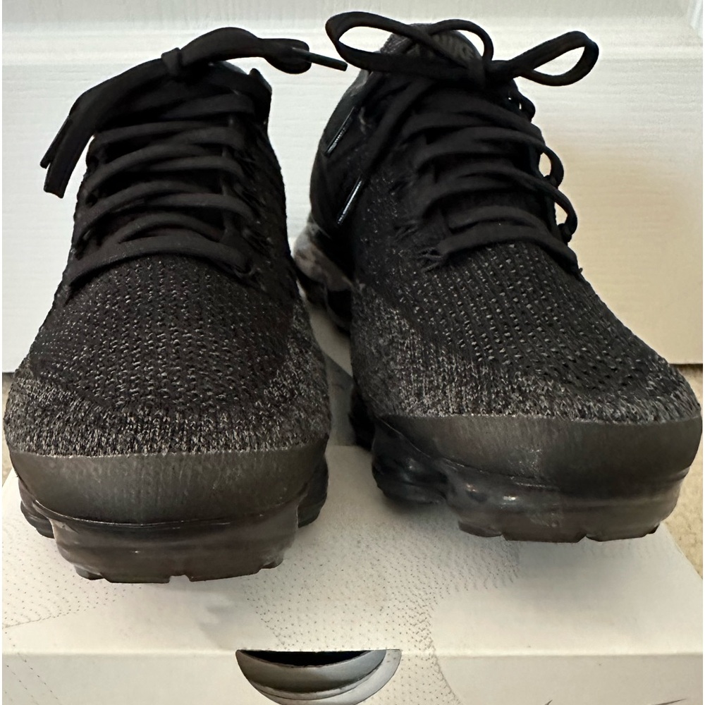 NIKE AIR VAPORMAX FLYKNIT SIZE 8.5 WMNS